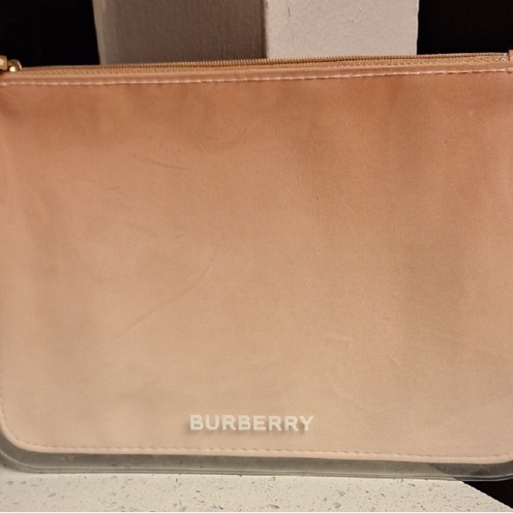 BURBERRY NWOT SOFT PINK CLUTCH - Picture 1 of 4